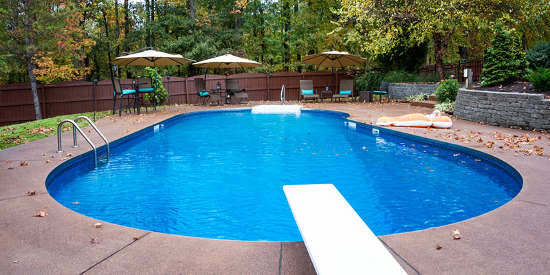 have your swimming pool closing done by a professional